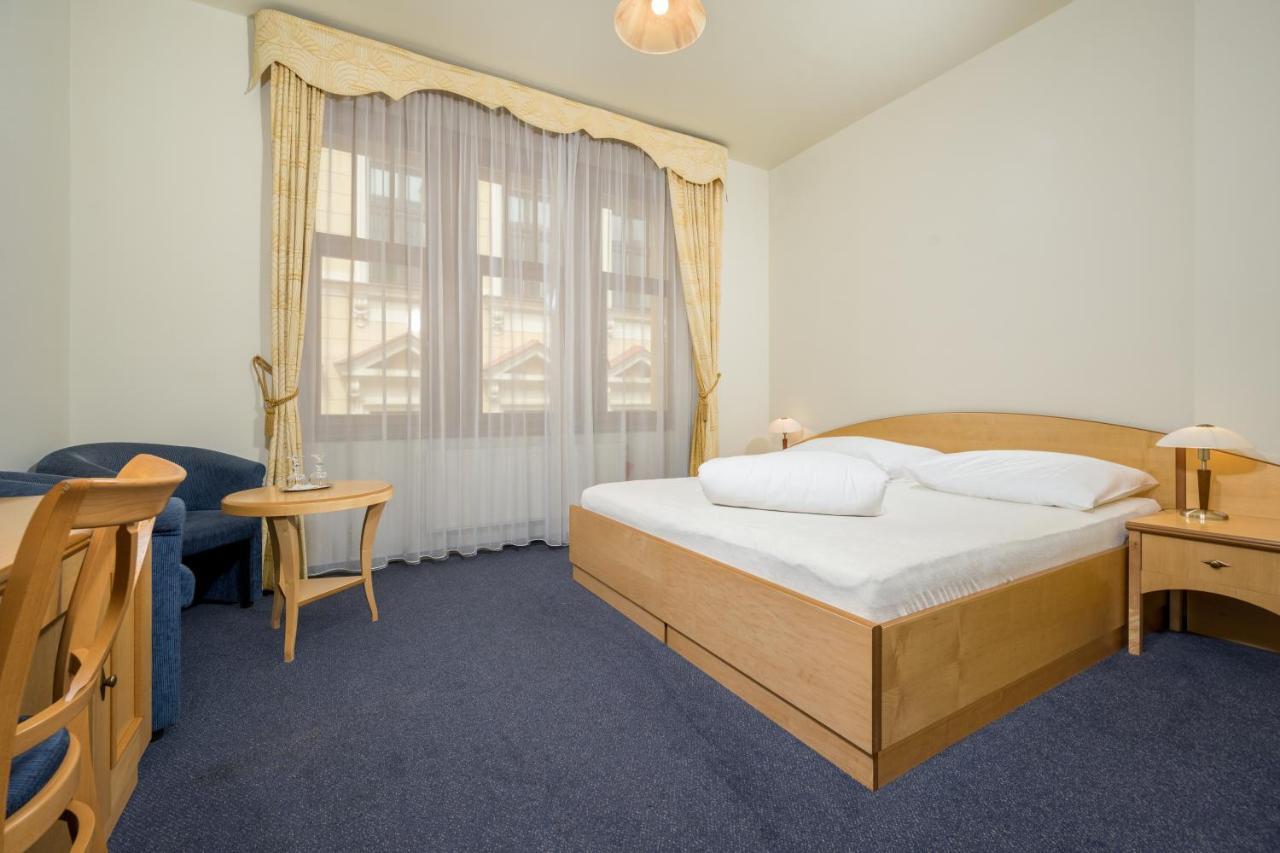 Zlaty Lev Hotel 4*